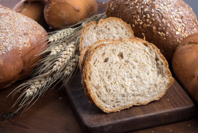 Как дольше сохранить хлеб свежим — «бабушкин» трюк, который действительно работает