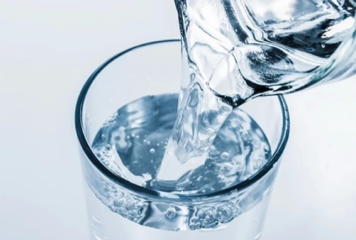 Ученые из США научились получать питьевую воду из воздуха