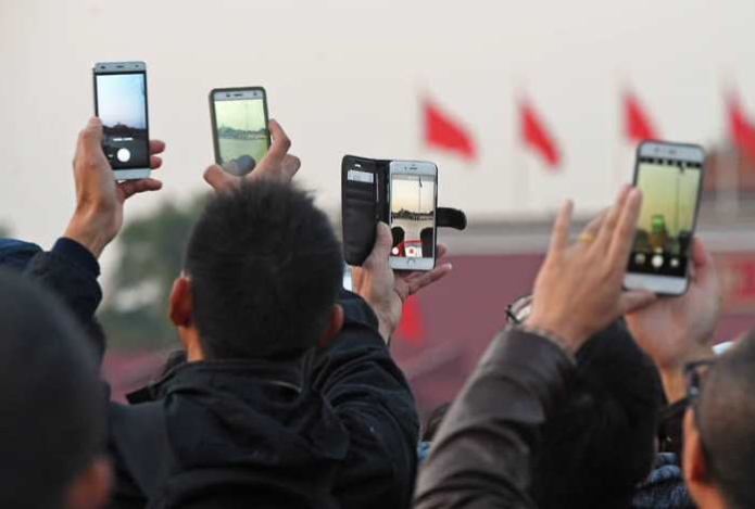 Первый случай слепоты от мобильного телефона зафиксировали в Китае