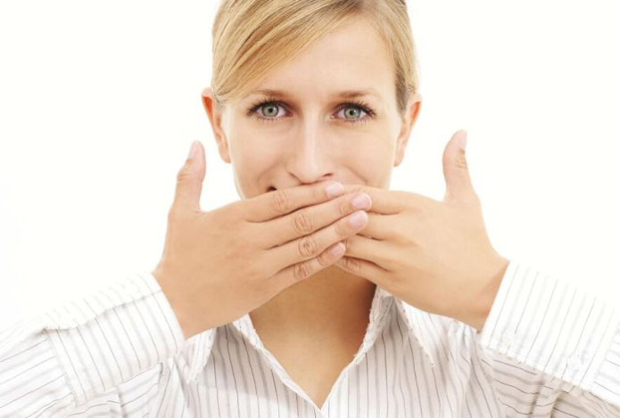 Врач назвала главную причину появления усов у женщин