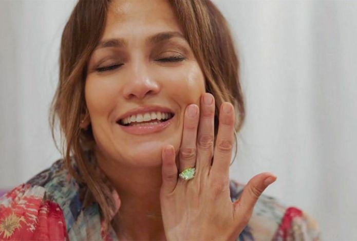 Дженнифер Лопес продает обручальные кольца после четырех разводов