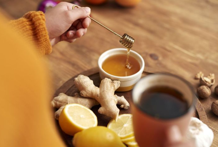 Какую опасность несет мёд для иммунитета и фигуры