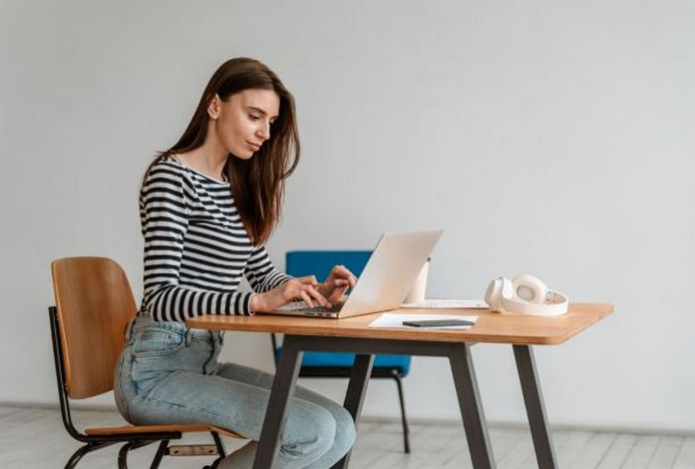 Как уменьшить вред для здоровья во время сидячей работы из дома