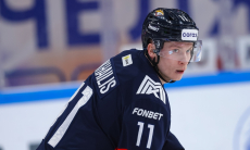 Хоккеист сборной Казахстана совершил крутой камбэк в матче КХЛ