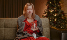 Названы шесть симптомов рака, которые проявляются при украшении елки