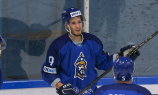 Сборная Казахстана по хоккею потеряла двух бомбардиров перед турниром в России