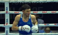 Деклассом с нокдауном закончился бой Казахстана на ЧМ-2025 по боксу