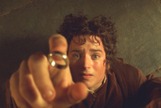 Первая часть «Властелина колец» отмечает 25 лет — и снова выходит в кино. Видео