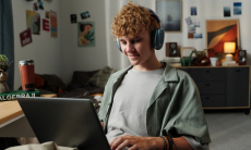 Исследование показало, что зумеры не любят в работе