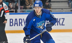 «Начинал в торговом центре». Нападающий «Барыса» рассказал о первых шагах в хоккее