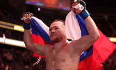 Петр Ян получил дорогой подарок по возвращению в Россию