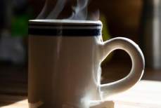 Любителей горячих напитков предупредили о риске опасного заболевания