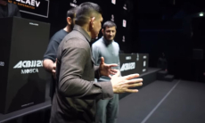 Куат Хамитов провел дуэль взглядов перед «суперматчем». Видео