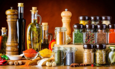 Где хранить соусы и приправы, чтобы они служили дольше