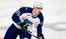 «Выдал пас-конфетку». Автор победного для «Барыса» дубля оценил сенсацию в КХЛ и восхитился одноклубником