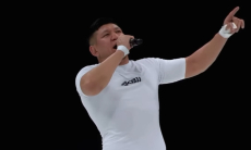 Куат Хамитов спел для казахов и призвал к миру в Москве. Видео