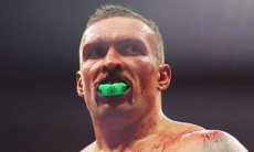 Нокаутом «завершили» бой Усик — Уайлдер