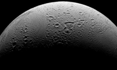 Ученые усомнились в существовании океана на спутнике Сатурна