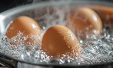 Варка яиц в алюминиевой посуде опасна костными нарушениями