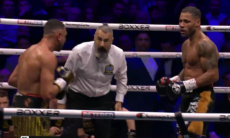 Сенсацией и первым поражением обернулся бой за три чемпионских титула. Видео