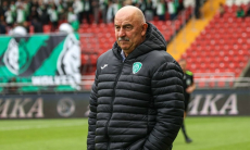 Экс-наставник сборной Казахстана по футболу стал чемпионом звездного турнира