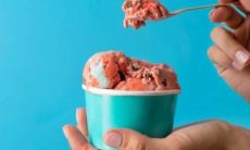 Почему категорически нельзя сочетать горячие напитки и мороженое