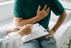 Проблемы в шее могут вызвать симптомы, похожие на сердечный приступ