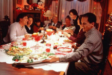 Как наслаждаться праздничным столом без лишних килограммов — запомните три простых правила