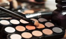 Какие неприятные последствия может доставить праздничный макияж в Новый год