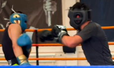 Данияр Елеусинов провёл спарринг с серебряным призёром ЧМ-2025. Видео