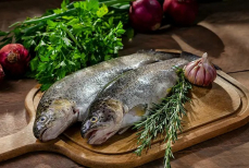 Как выбрать свежую рыбу на Новый год — в магазине об этом не расскажут