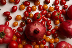 Названы полезные красные продукты для новогоднего стола