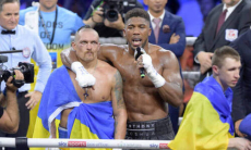 Усик отреагировал на смертельное ДТП с участием Джошуа