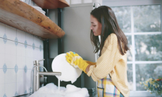 Как спасти кожу рук при частом мытье посуды на праздниках