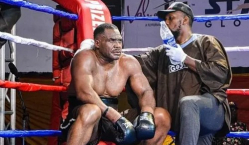 Легендарный 52-летний боксёр потерпел первое поражение в карьере и остался без титула