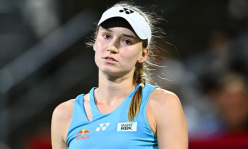 Рыбакина допустила грубую ошибку в матче со Швентек. Видео