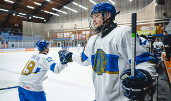 Казахстан вырвал победу на молодежном чемпионате мира по хоккею