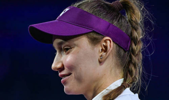 Елене Рыбакиной «отдали» победу на турнире «Большого шлема»