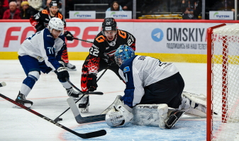 Видеообзор сенсации «Барыса» в последнем матче КХЛ 2025 года с шестью шайбами