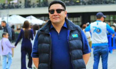 Бахыт Сарсекбаев дал «шапалак» спящему боксу и заставил работать КФБ