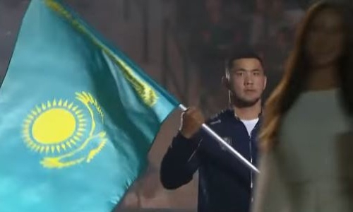 Казахстан совершил проход на церемонии открытия ЧМ-2025 по боксу в Дубае. Видео