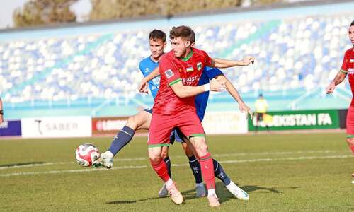 Титулованный футбольный клуб из Узбекистана покинули сразу 11 игроков