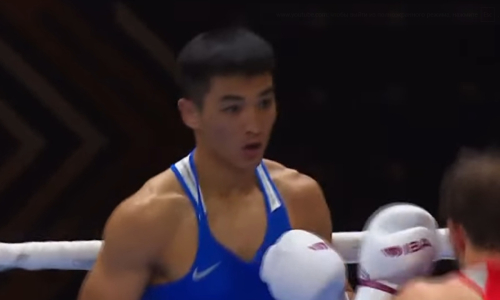 Судьи отдали победу обидчику казаха на ЧМ-2025 по боксу