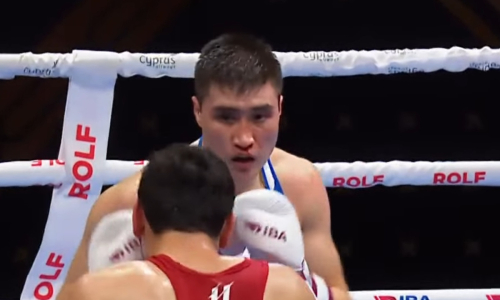 Казахстан понёс третью потерю на ЧМ-2025 по боксу от IBA