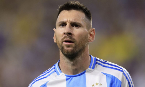 Беспорядками и вандализмом обернулся приезд Месси в Индию. Видео