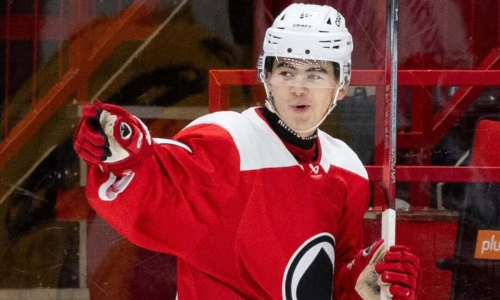 Хоккеист из Казахстана забил 24-ю шайбу в европейском чемпионате