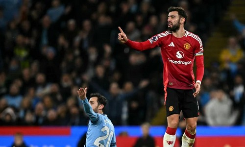 «Манчестер Юнайтед» и «Манчестер Сити» претендуют на одного защитника