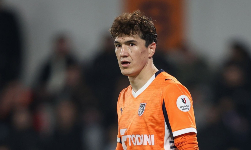 Один гол решил исход матча «Галатасарай» — «Истанбул Башакшехир» с участием Шомуродова и Файзуллаева