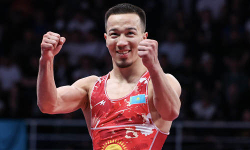 Исторический чемпион по борьбе из Казахстана получил шикарный подарок