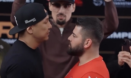 Казахстанский нокаутер-тяжеловес встретился лицом к лицу с соперником по титульному бою